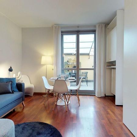 Design Apartment Near Duomo Square Milánó Kültér fotó