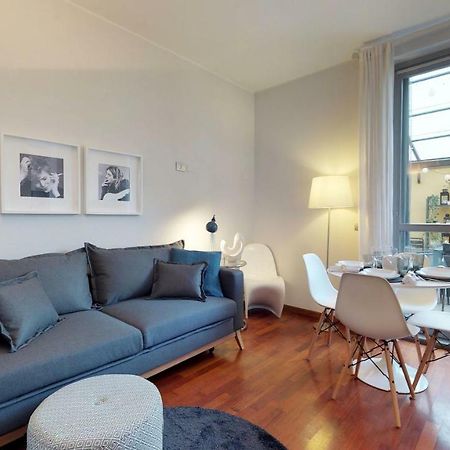 Design Apartment Near Duomo Square Milánó Kültér fotó