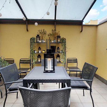 Design Apartment Near Duomo Square Milánó Kültér fotó