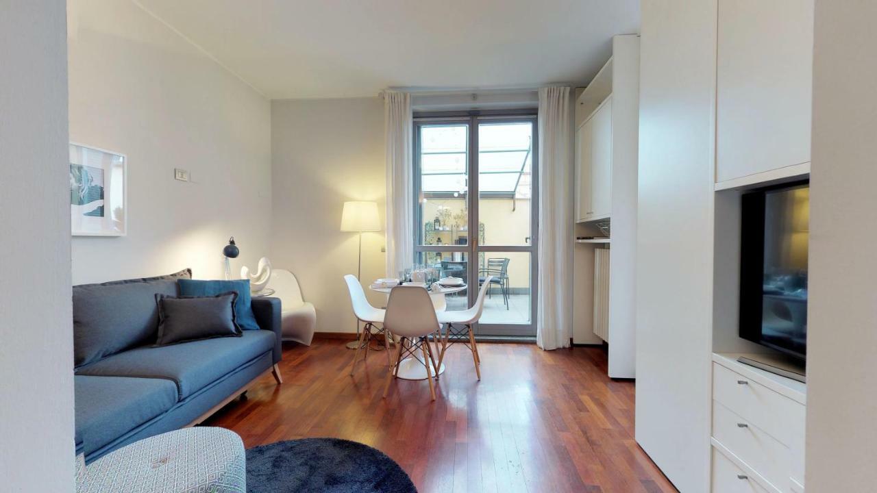 Design Apartment Near Duomo Square Milánó Kültér fotó