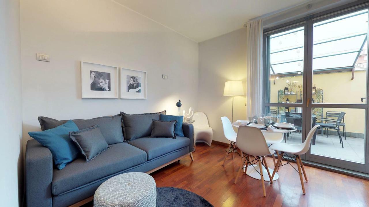 Design Apartment Near Duomo Square Milánó Kültér fotó