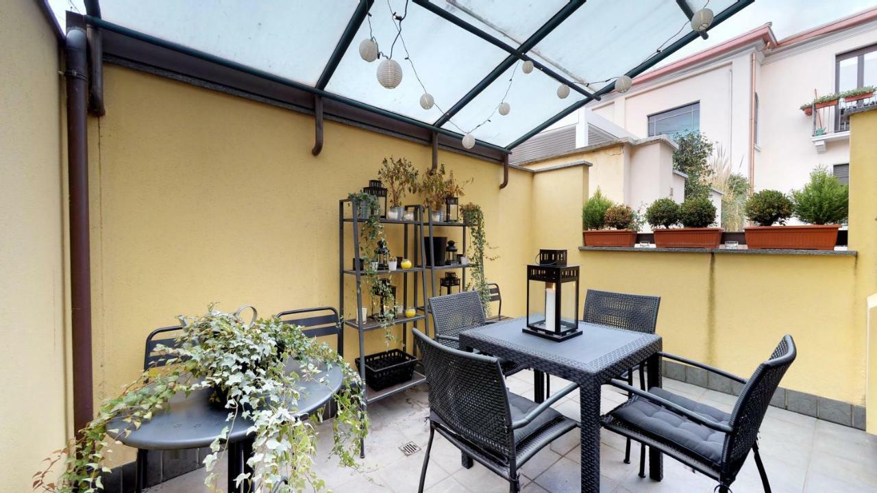 Design Apartment Near Duomo Square Milánó Kültér fotó